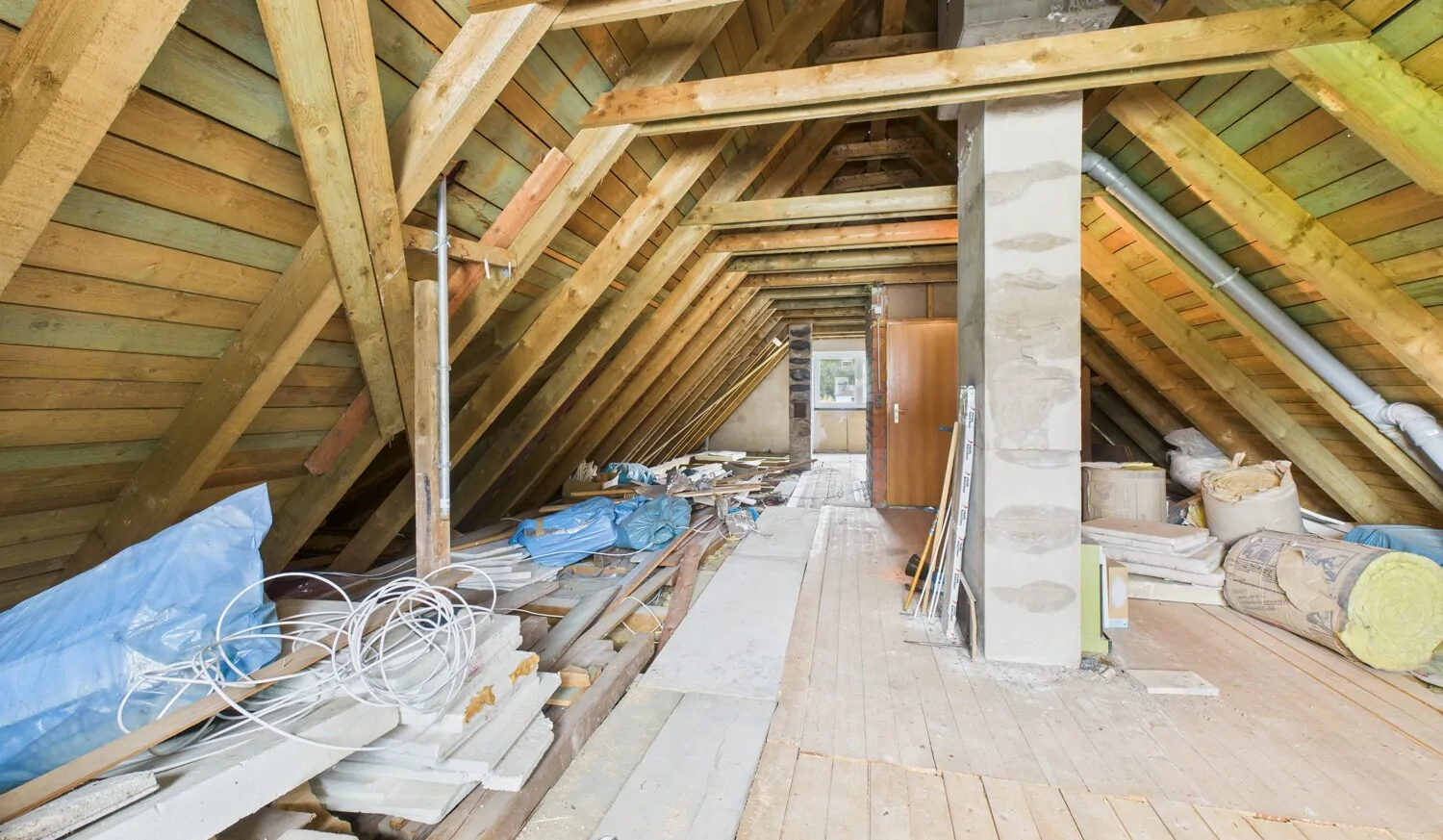 Potenzial: Dachgeschoss zum Ausbau einer weiteren Einheit