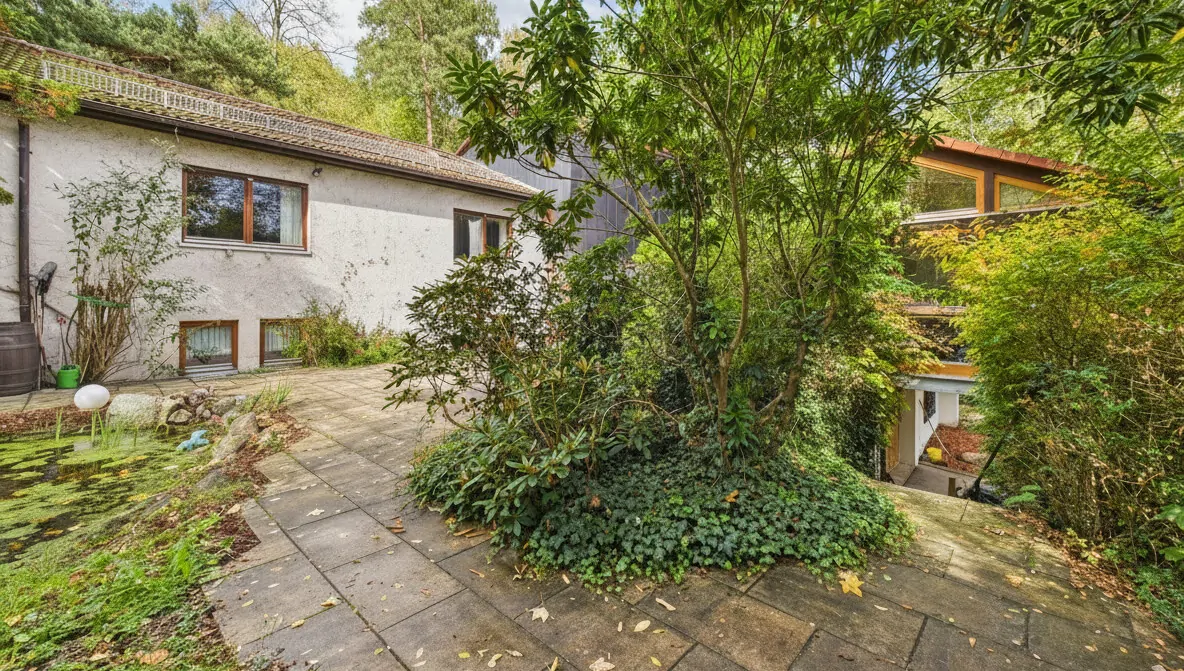 Außenansicht mit Aufgang