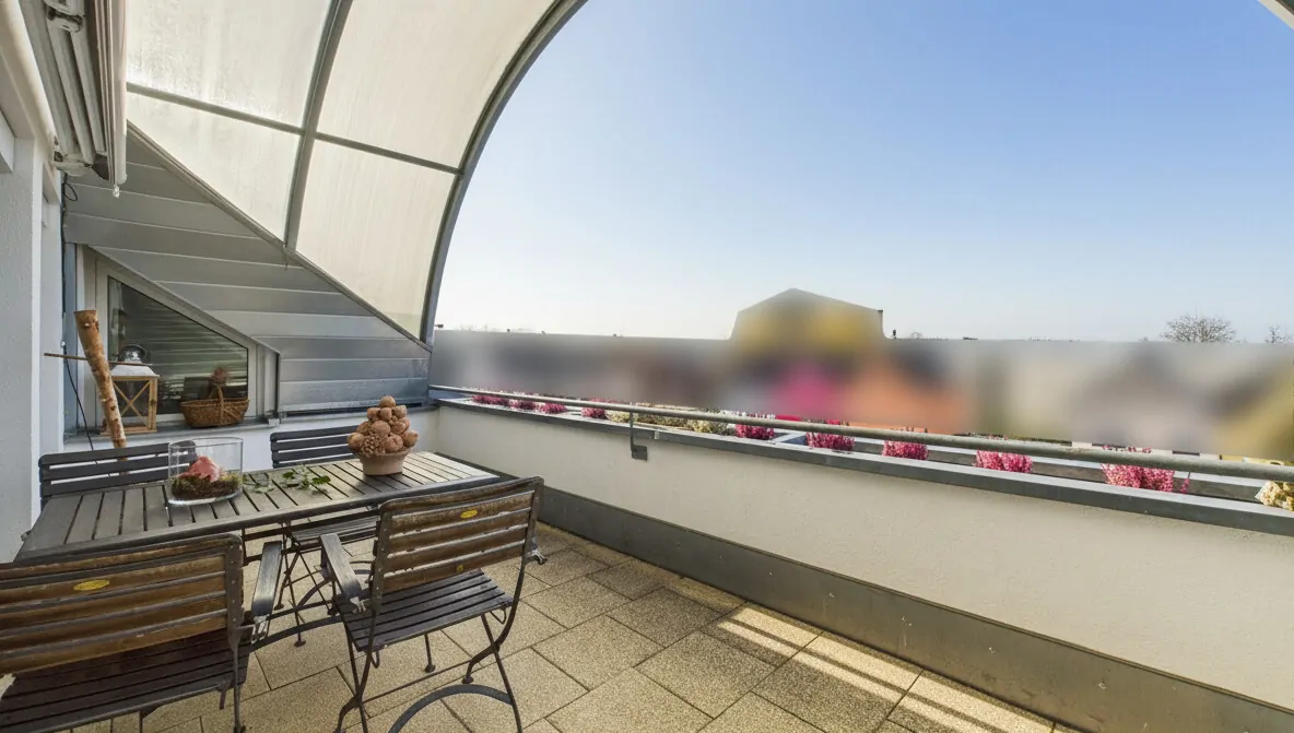 Loggia mit Blick über Roth