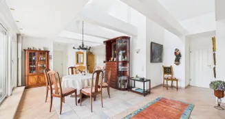 von_poll_real_estate_property_25431035_image_1