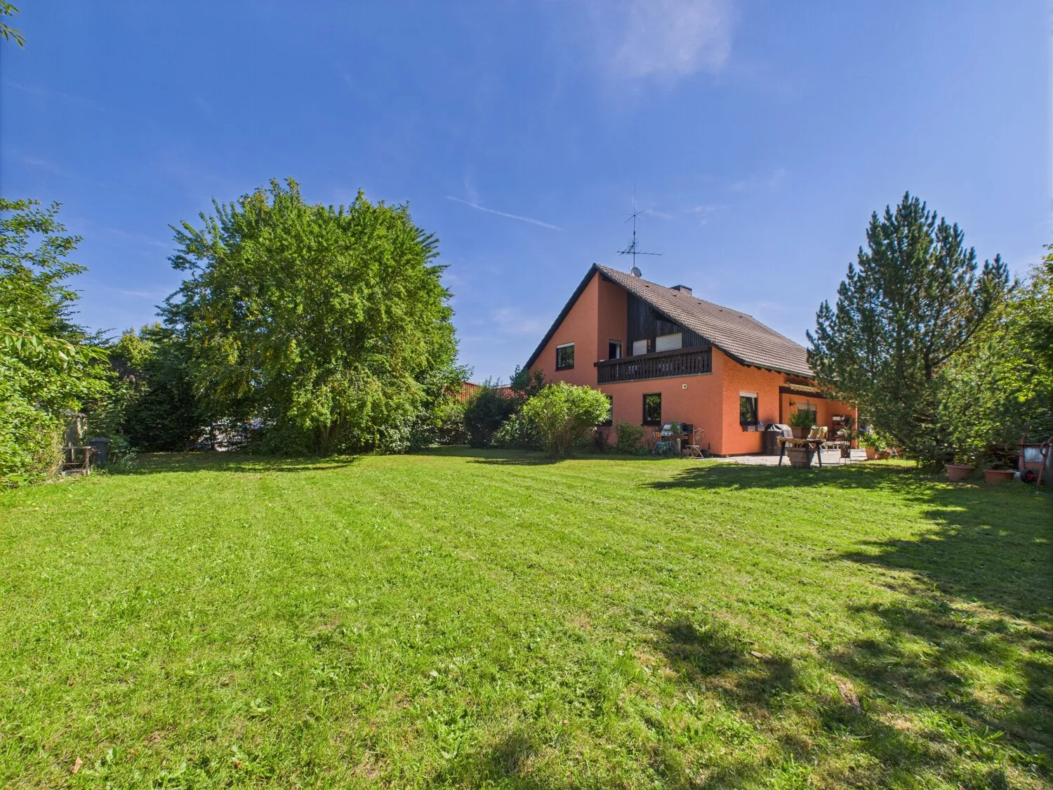 Weitläufiger Garten I