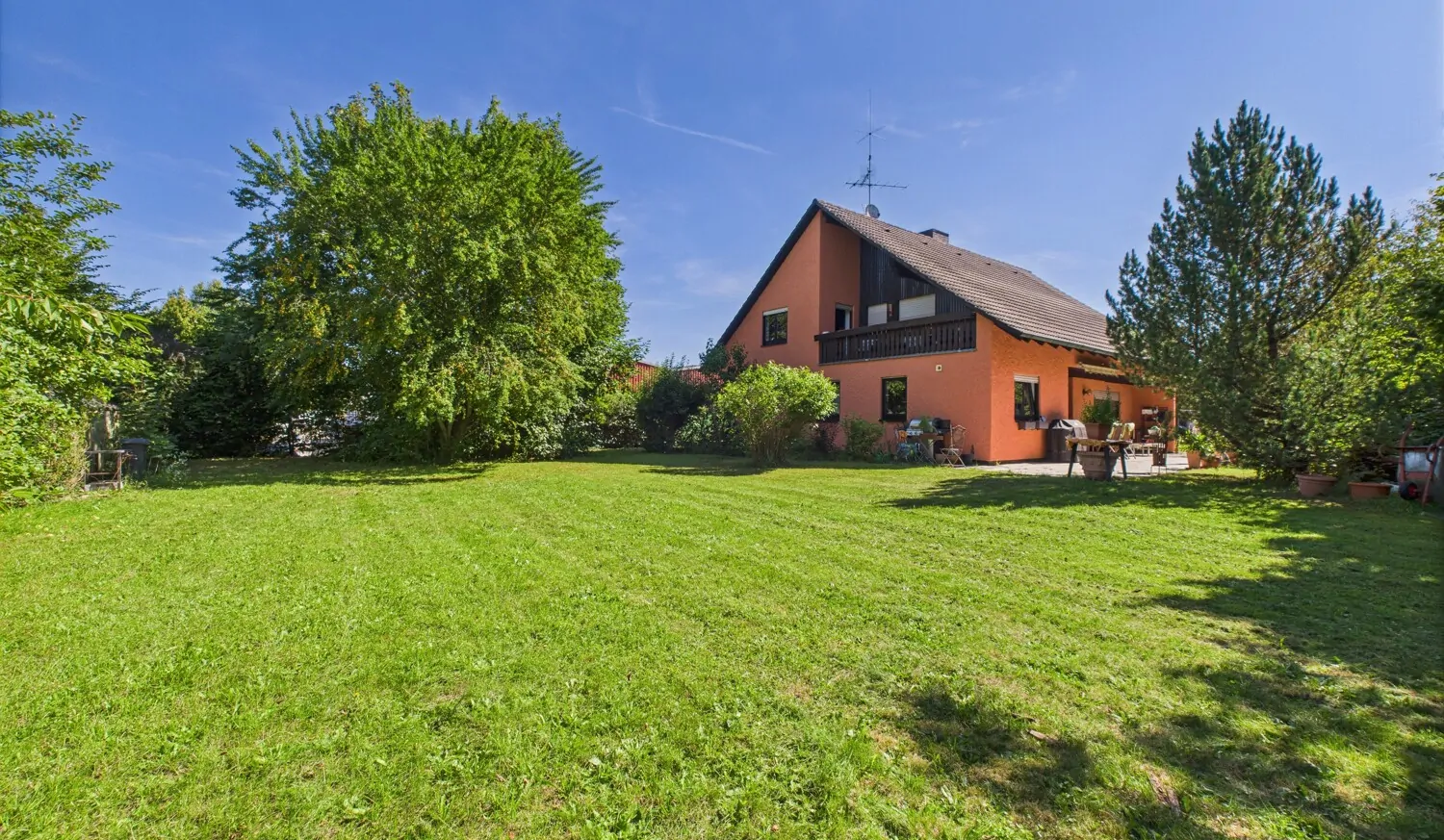 Weitläufiger Garten I