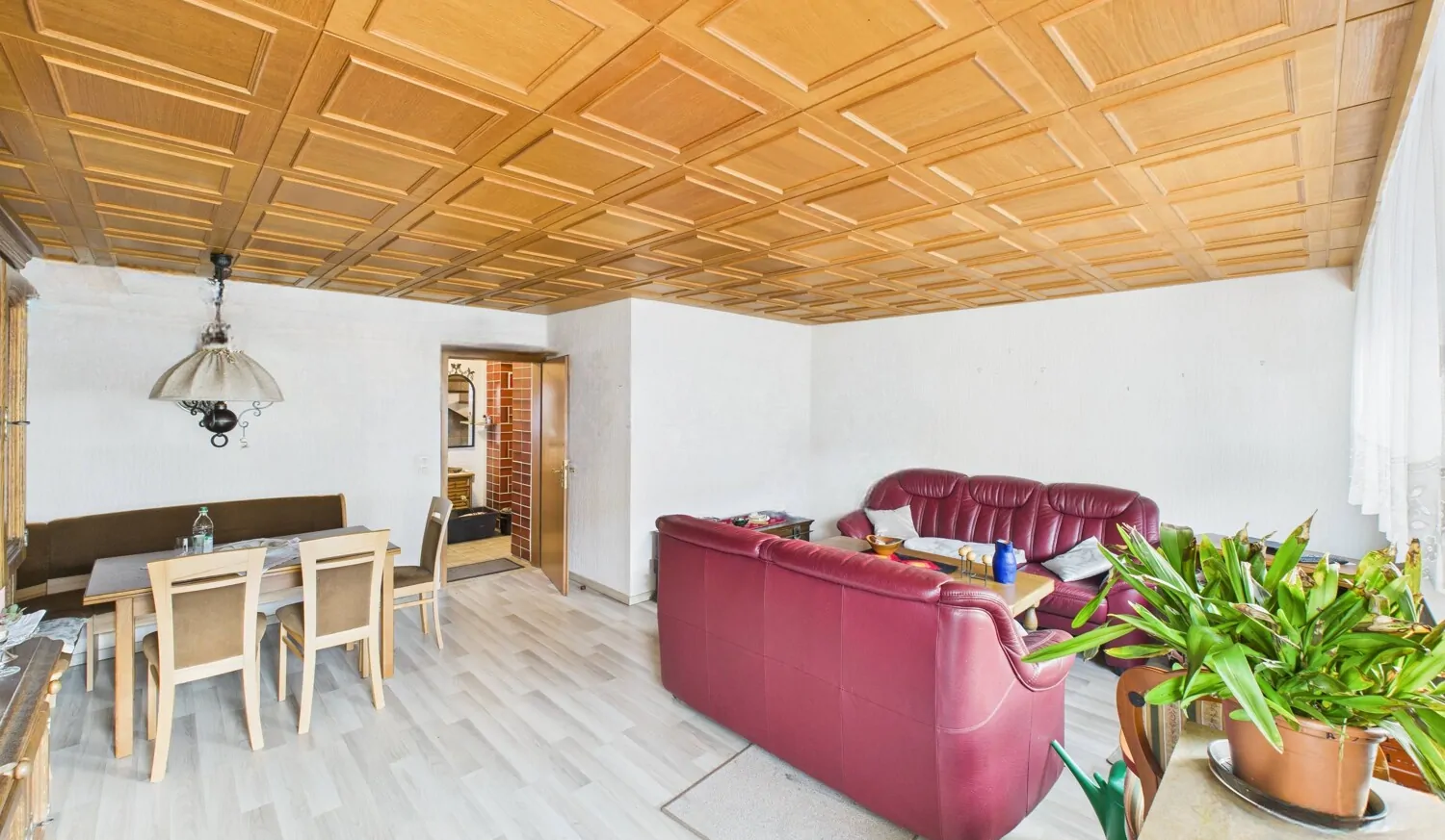 Wohnzimmer mit Blick nach Innen