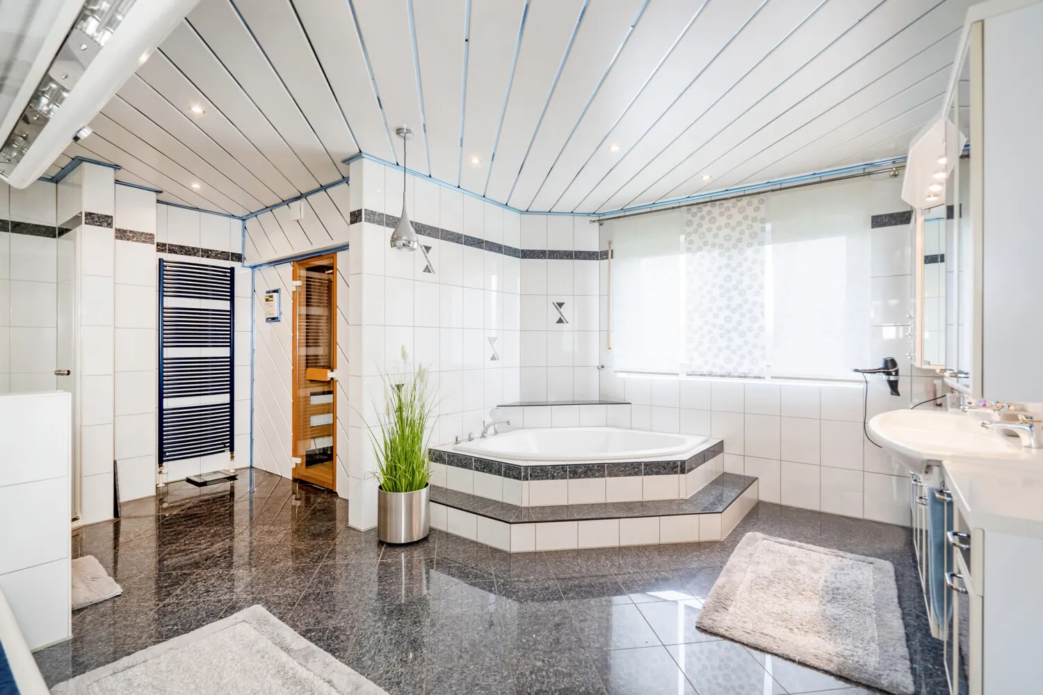 Badezimmer mit Sauna