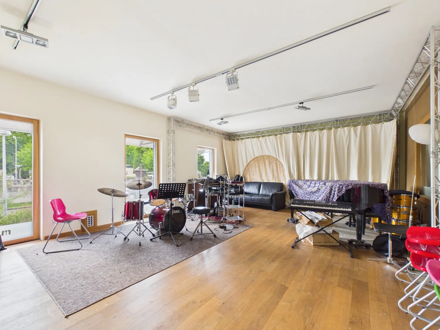 Großes Mehrzweckzimmer