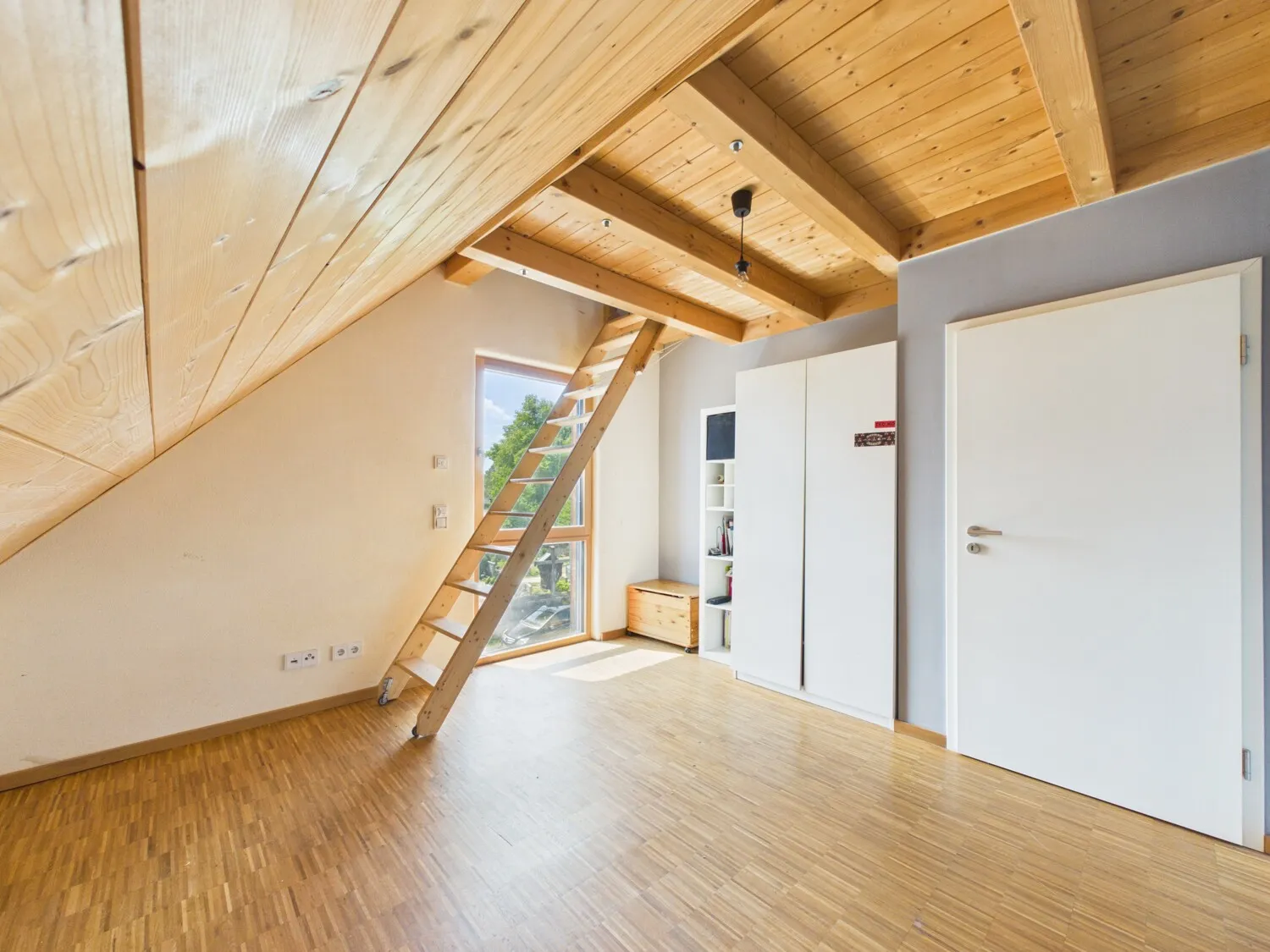 Kinderzimmer 2 mit Spitzboden