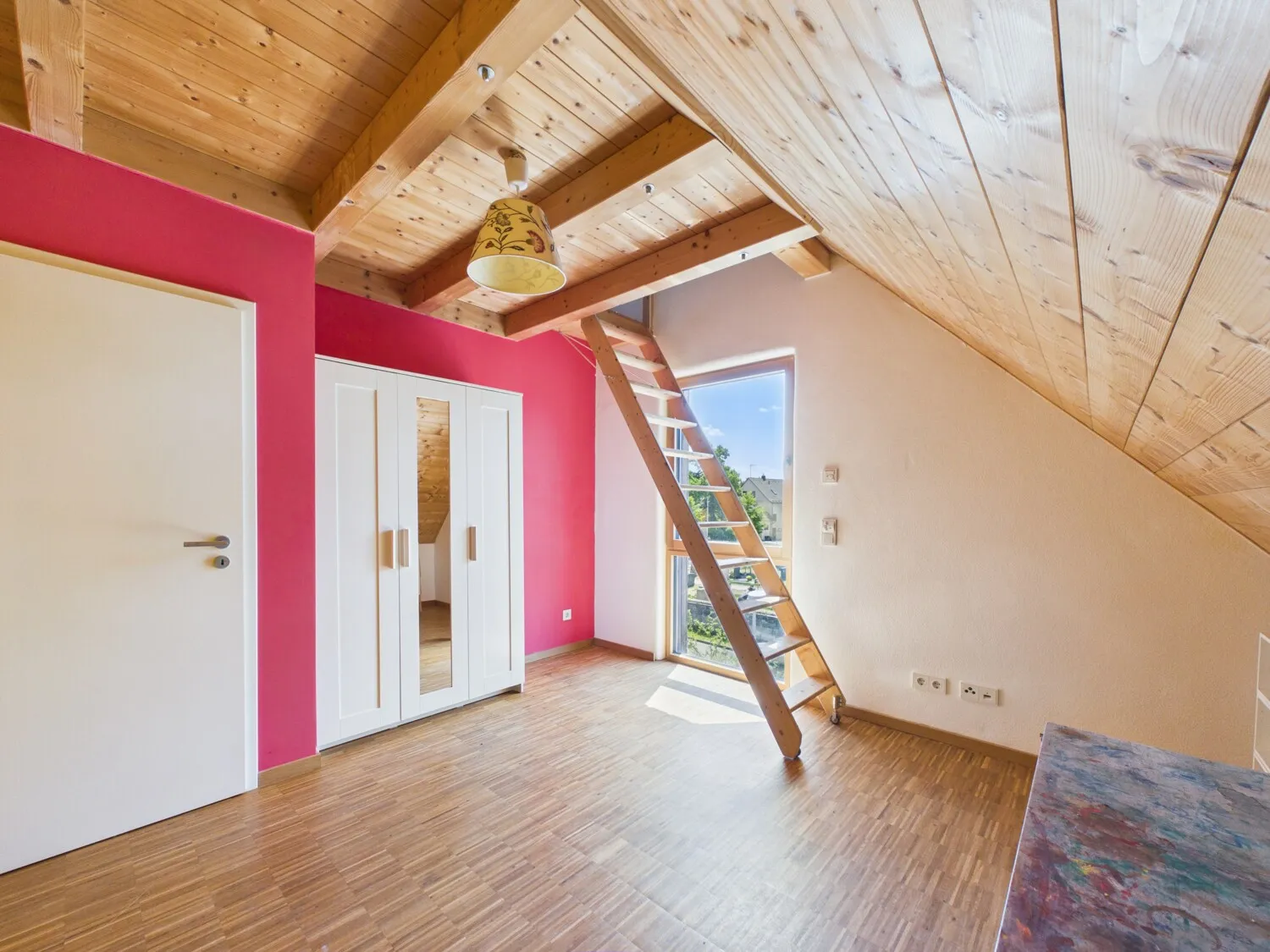Kinderzimmer 1 mit Spitzboden