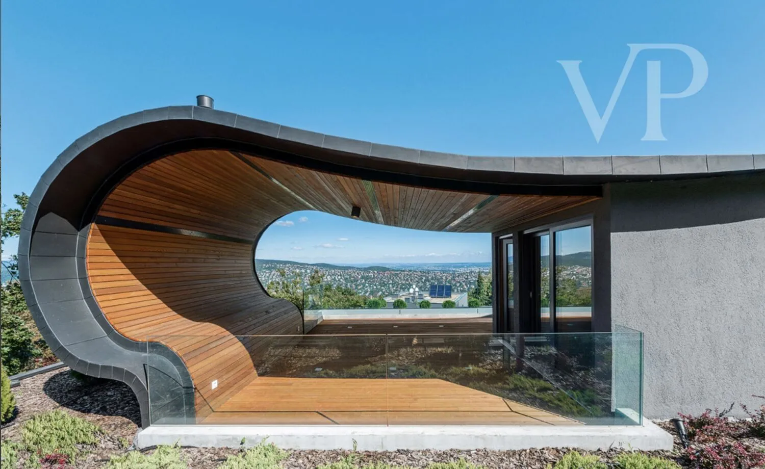 Kivételes, panorámás luxusvilla kiadó a 12. kerületben.