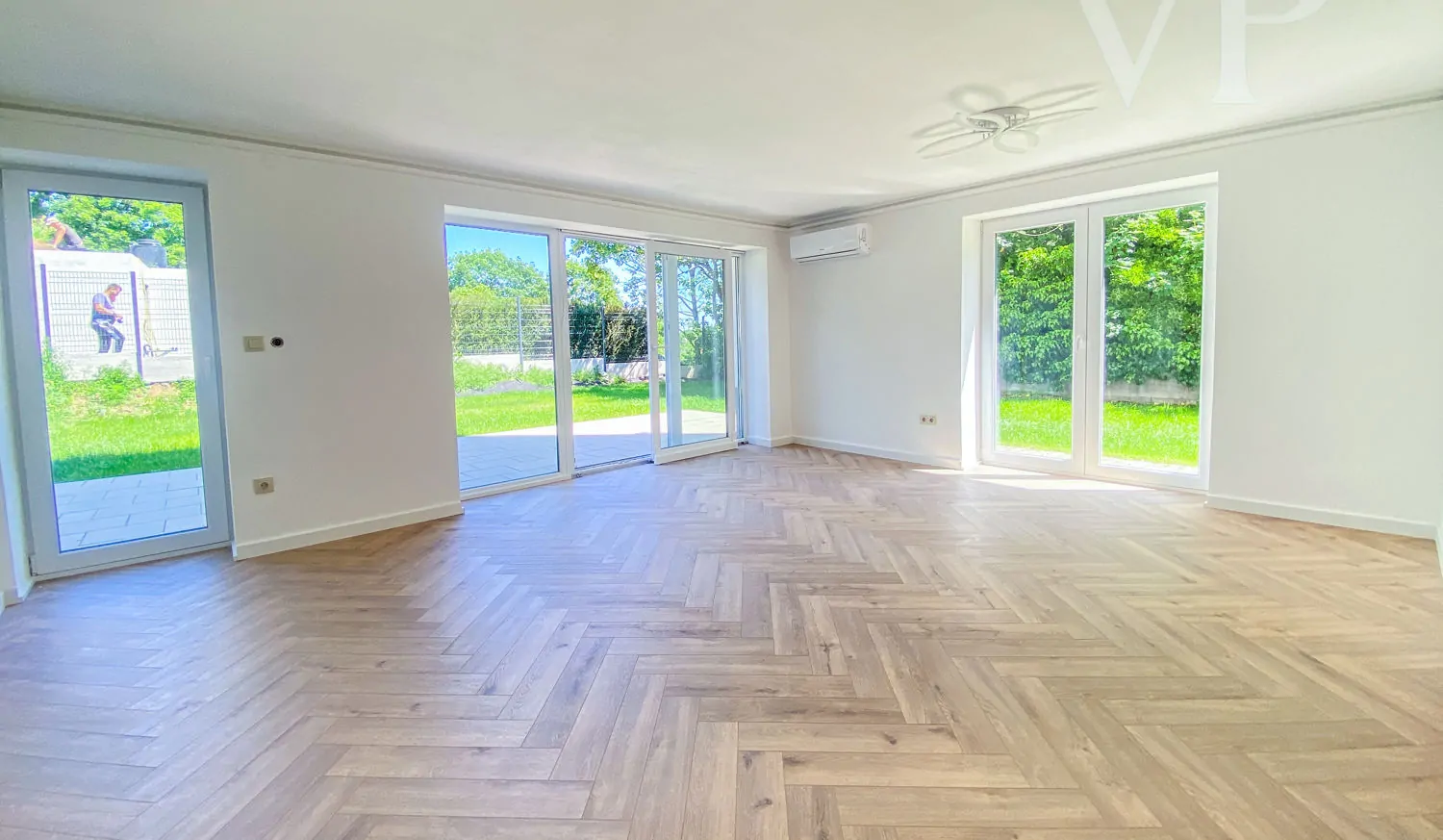 054A129D-3D68-42A3-8DD2-F09959051F6F