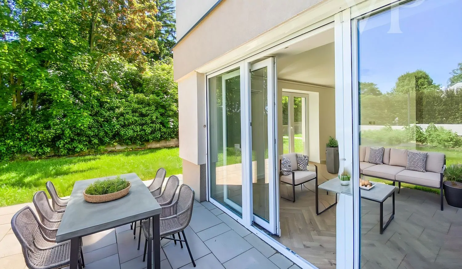 6771F21E-FAEB-4492-84CB-FA57A5822783 - Outdoor - Modern - 11