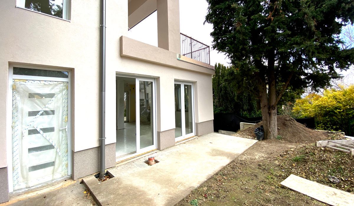 Mehrfamilienhaus mit vier Wohnungen in einer oder pro Wohnung, zwischen Orbánhegy und Kis-Svábhegy