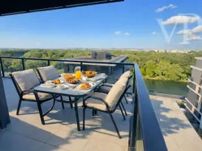 Luxury apartment with panoramic views and a huge terrace on the banks of the Danube.