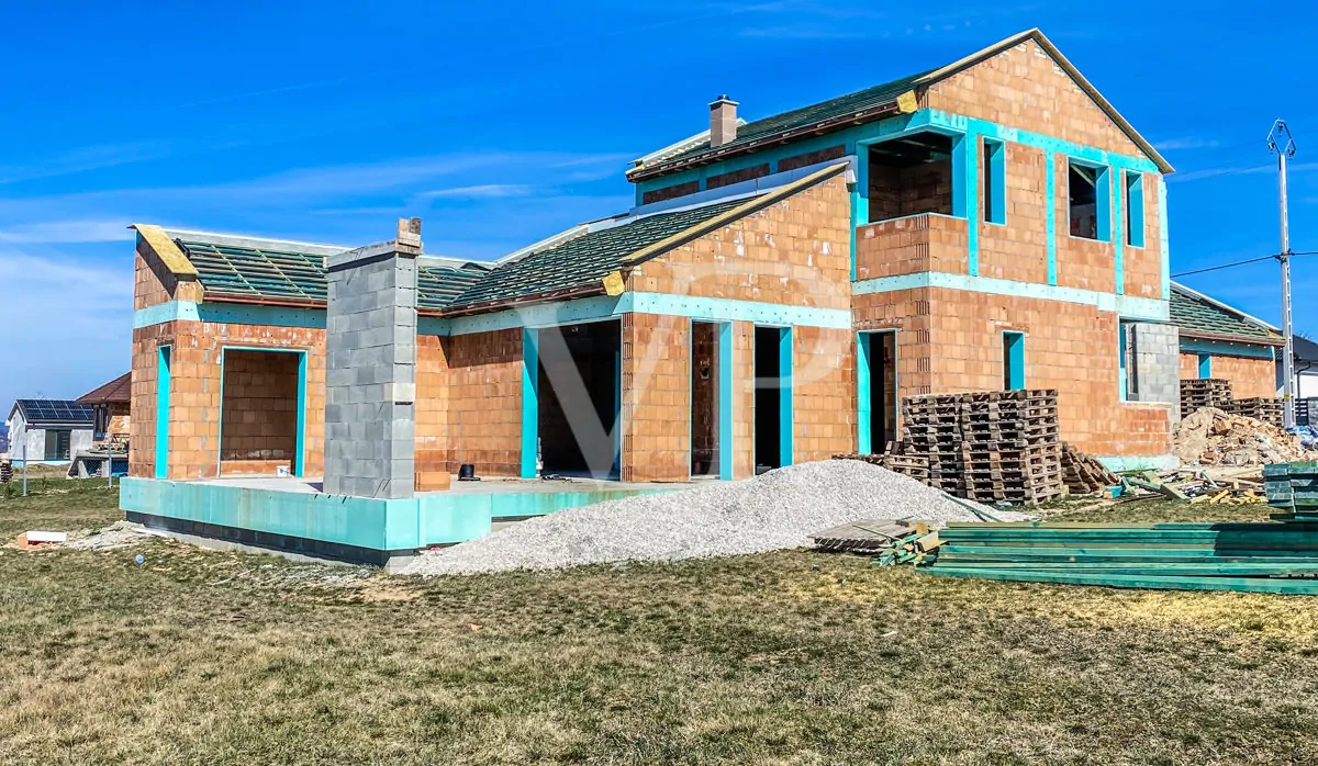 EA946540-7357-4D43-9B9A-BEF1144B497E