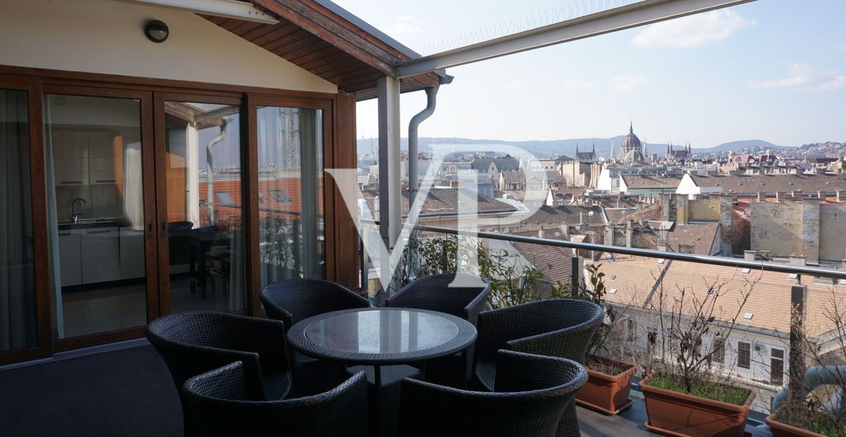 3 bedroom penthouse style apartment for long term rent in the very heart of city center