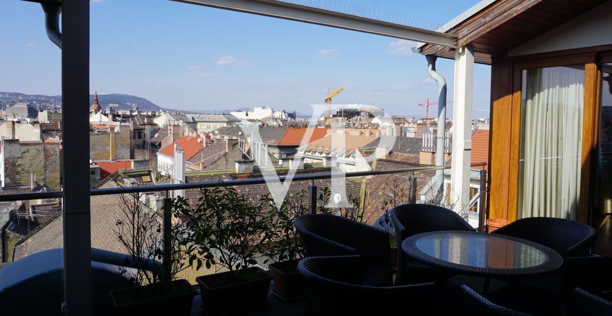 3 bedroom penthouse style apartment for long term rent in the very heart of city center