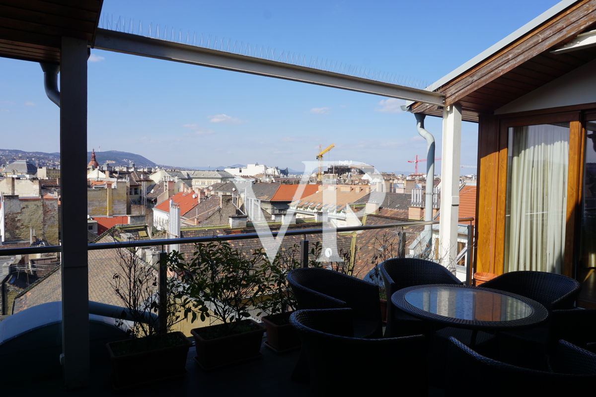 3 bedroom penthouse style apartment for long term rent in the very heart of city center