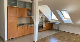 von_poll_real_estate_property_HU23439350_image_2