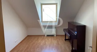 von_poll_real_estate_property_HU23439350_image_3