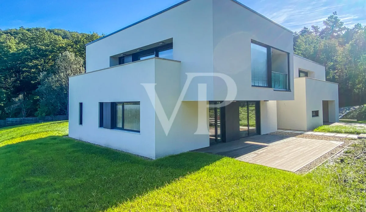 939B56FF-9F40-4647-A043-C2921004E623