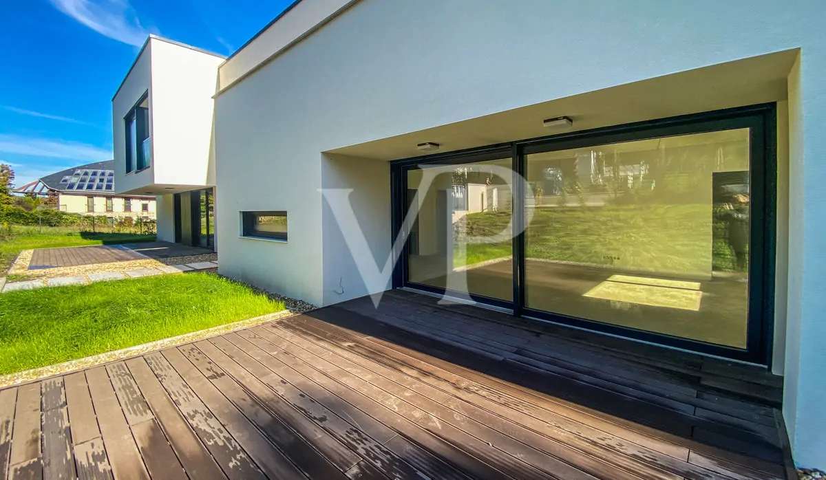 46855FE2-C009-4F70-B8FE-1C1AE5B1040D