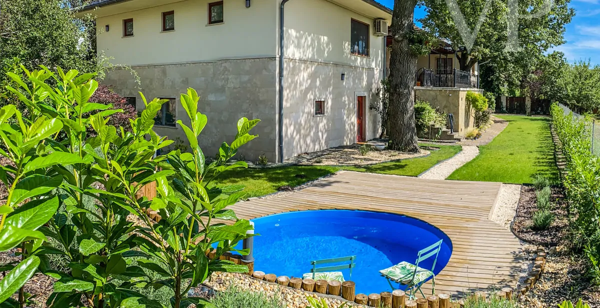 25933283-47D0-4E53-89E8-780BAE77EBD5_b