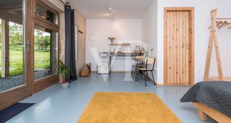 von_poll_real_estate_property_HU23439370_image_1