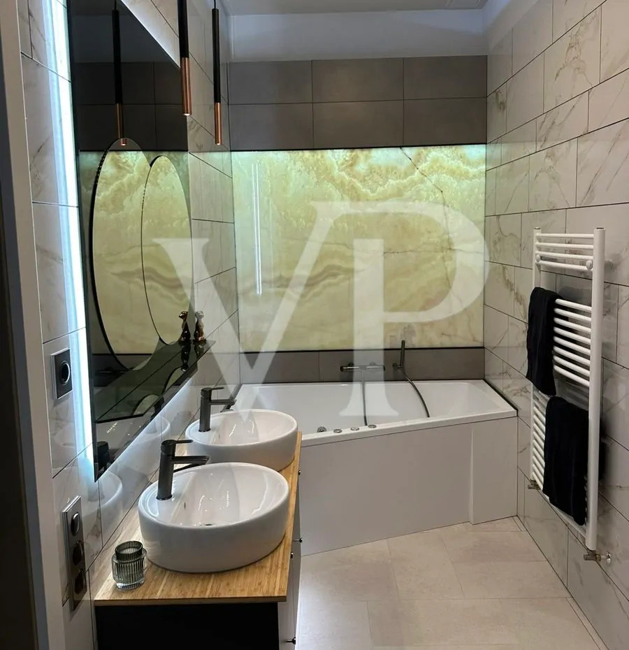 20230512_174912337_iOS (1) (1) (1) (1) (1) (1)