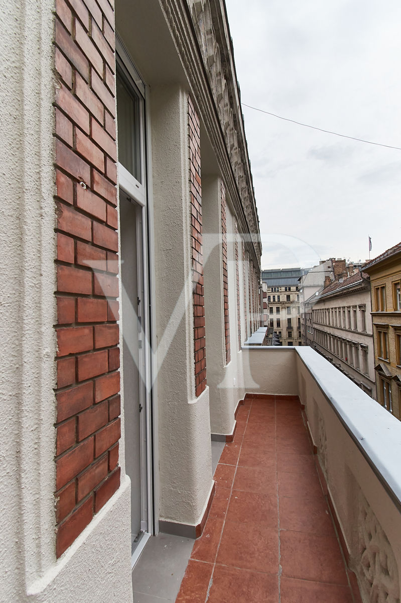 Aranykez_utca_2_052
