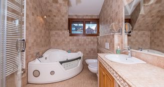 von_poll_real_estate_property_HU24439423_image_13
