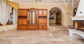 von_poll_real_estate_property_HU24439423_image_4