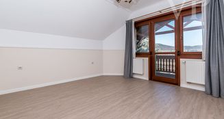 von_poll_real_estate_property_HU24439423_image_10