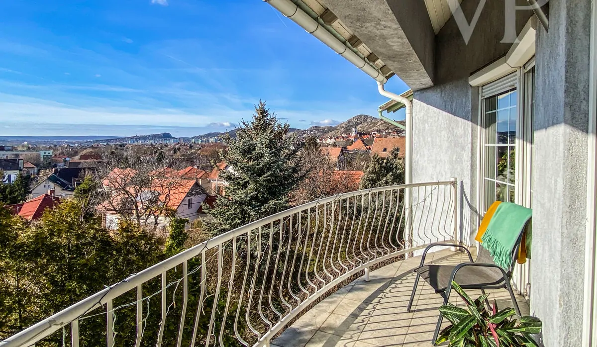 A12081E7-5F9E-4DF7-8D05-CBEFF5383623