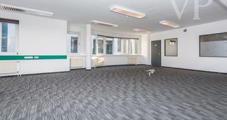 von_poll_real_estate_property_HU24439426_image_1
