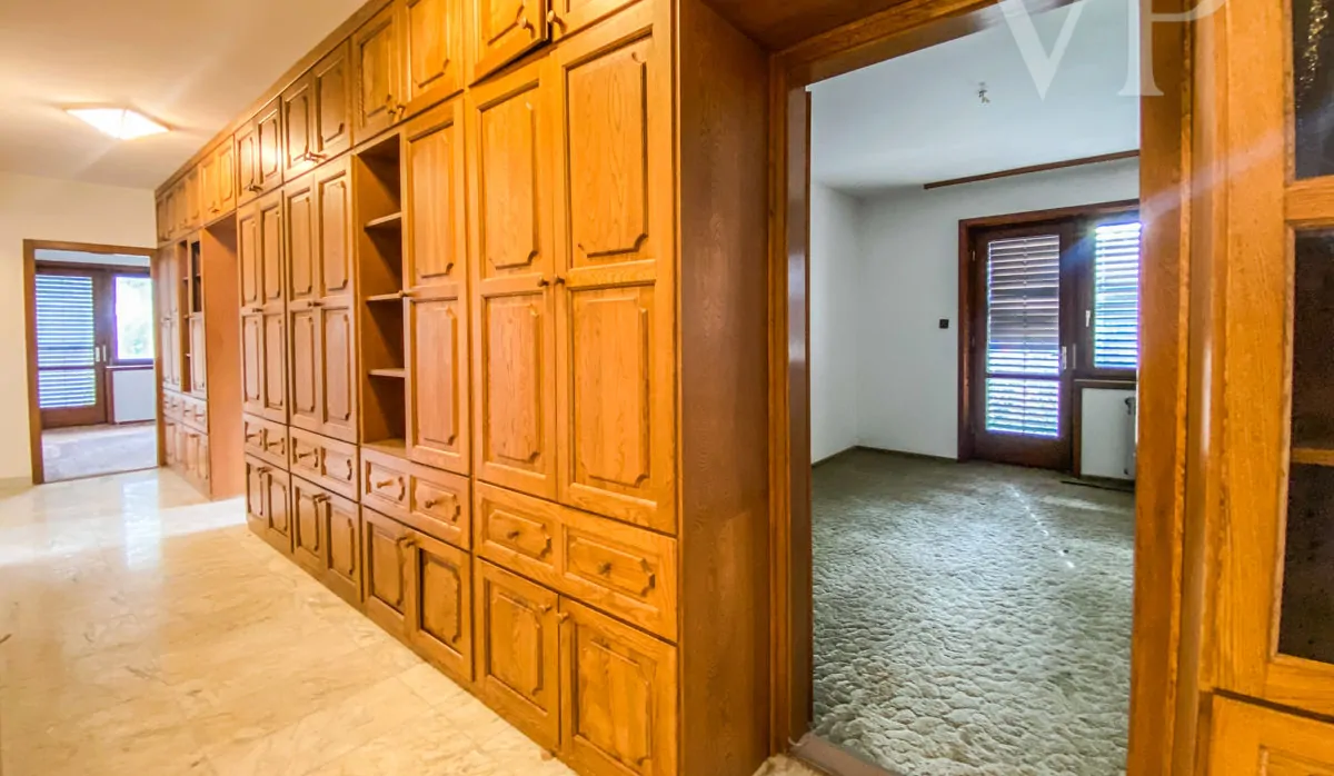 EA869683-42C9-42D1-A213-0C321A1CCBFF