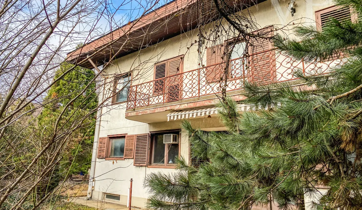 6C82A7BC-4C35-4815-9884-1C5EFABDF6B1