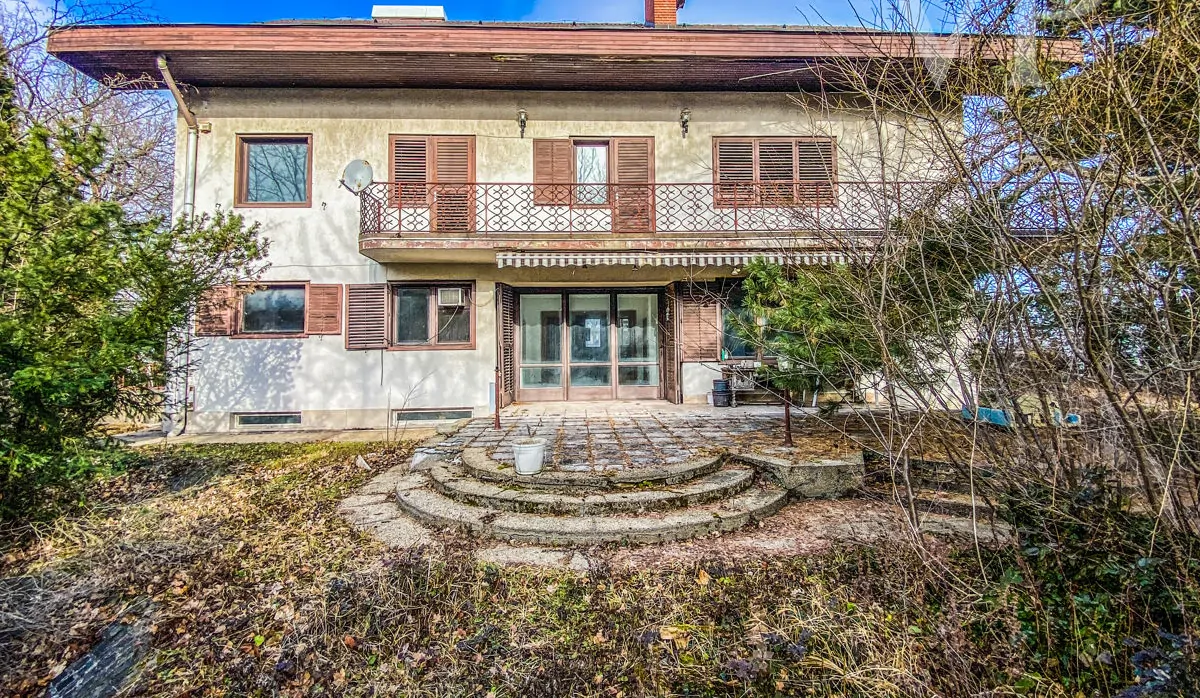 F9622413-435D-48BB-B540-8544D739DCFB