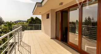 von_poll_real_estate_property_HU24439458_image_1