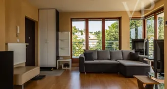 von_poll_real_estate_property_HU24439458_image_0