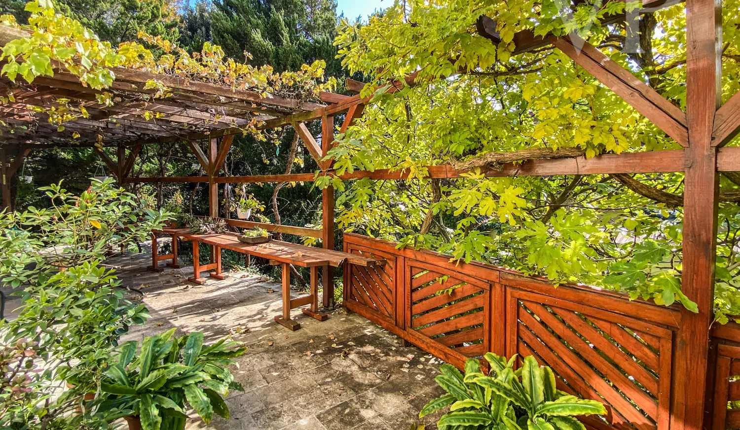 2CB131E8-0231-43D3-874E-0E0D7AAED7B3