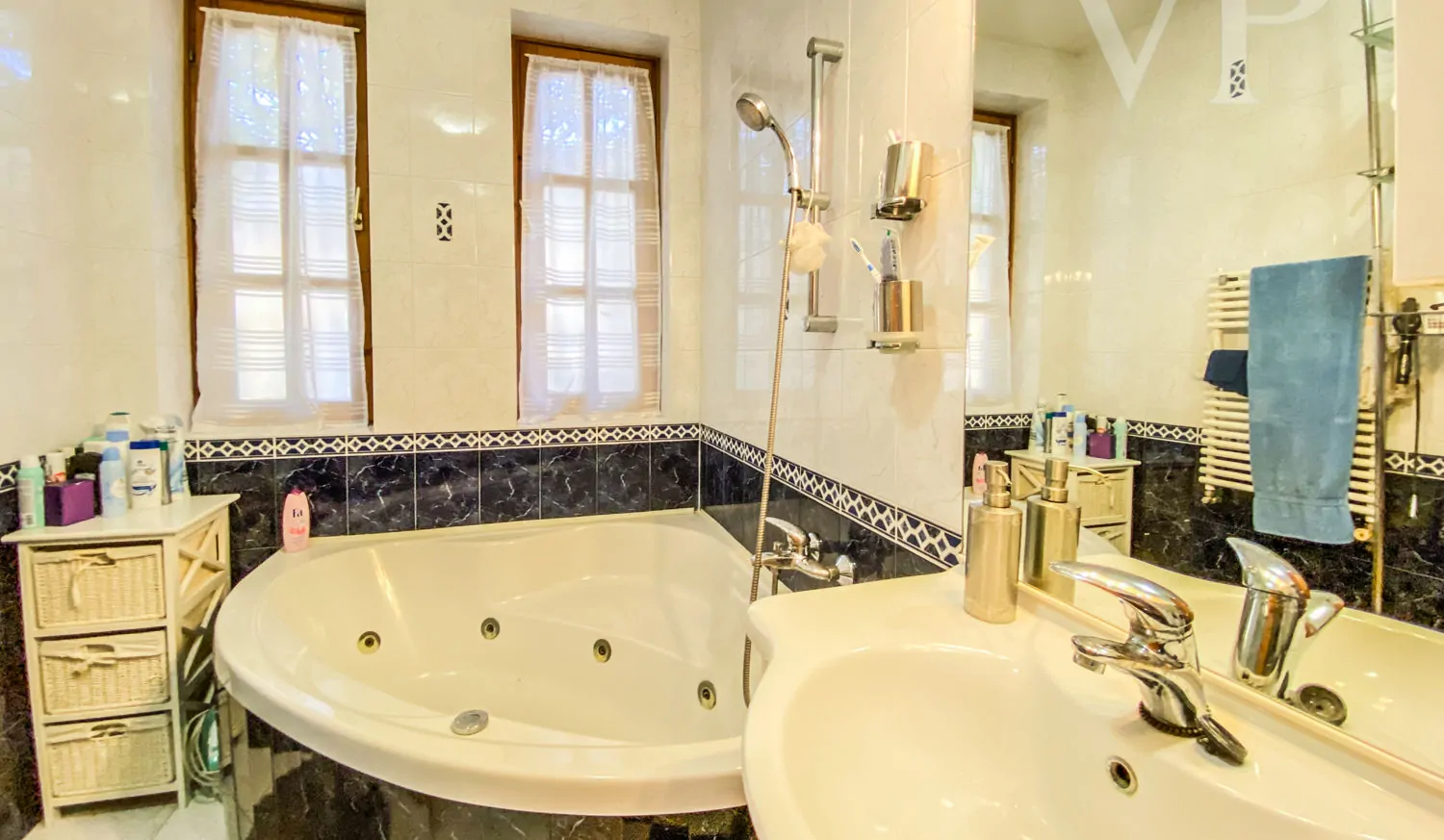 9FBEED11-0DBF-48A1-B826-7659700DE0D4