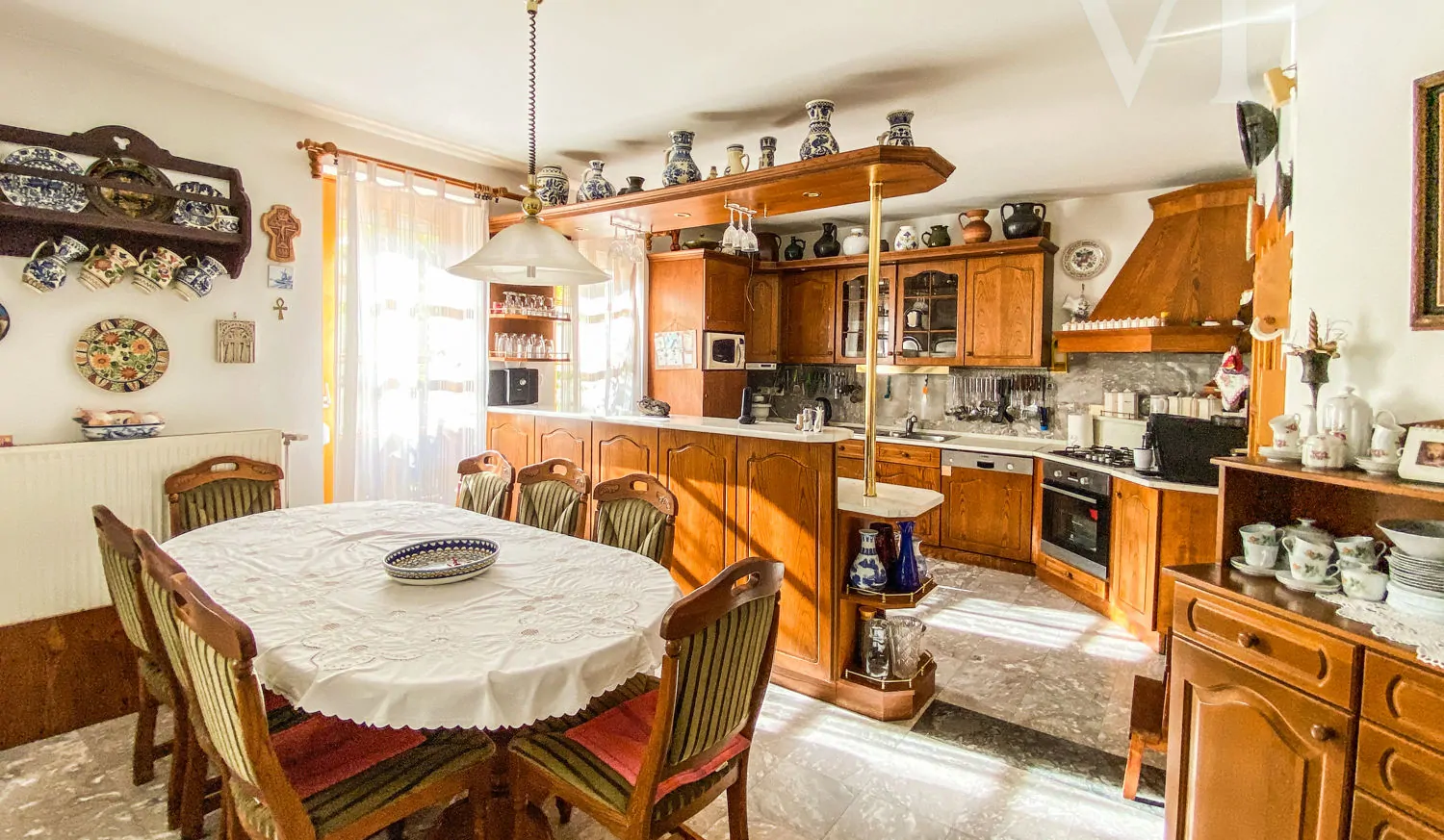 E6C9661B-E0AC-431A-B42F-EF1E615EF063