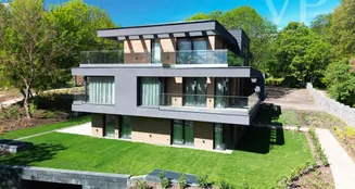 von_poll_real_estate_property_HU25439501_image_1