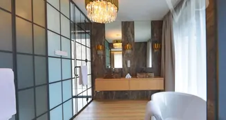 von_poll_real_estate_property_HU25439501_image_9