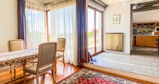 von_poll_real_estate_property_HU25439521_image_0