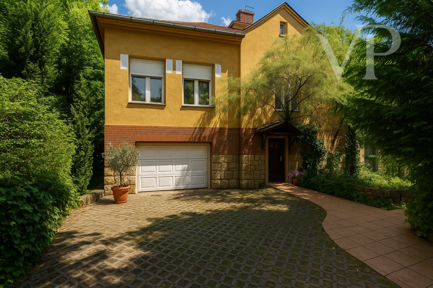 Külső fotó