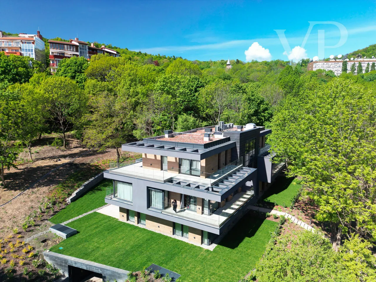 #B4 Luxusappartements in grüner Umgebung im prestigeträchtigen Bezirk von Budapest.