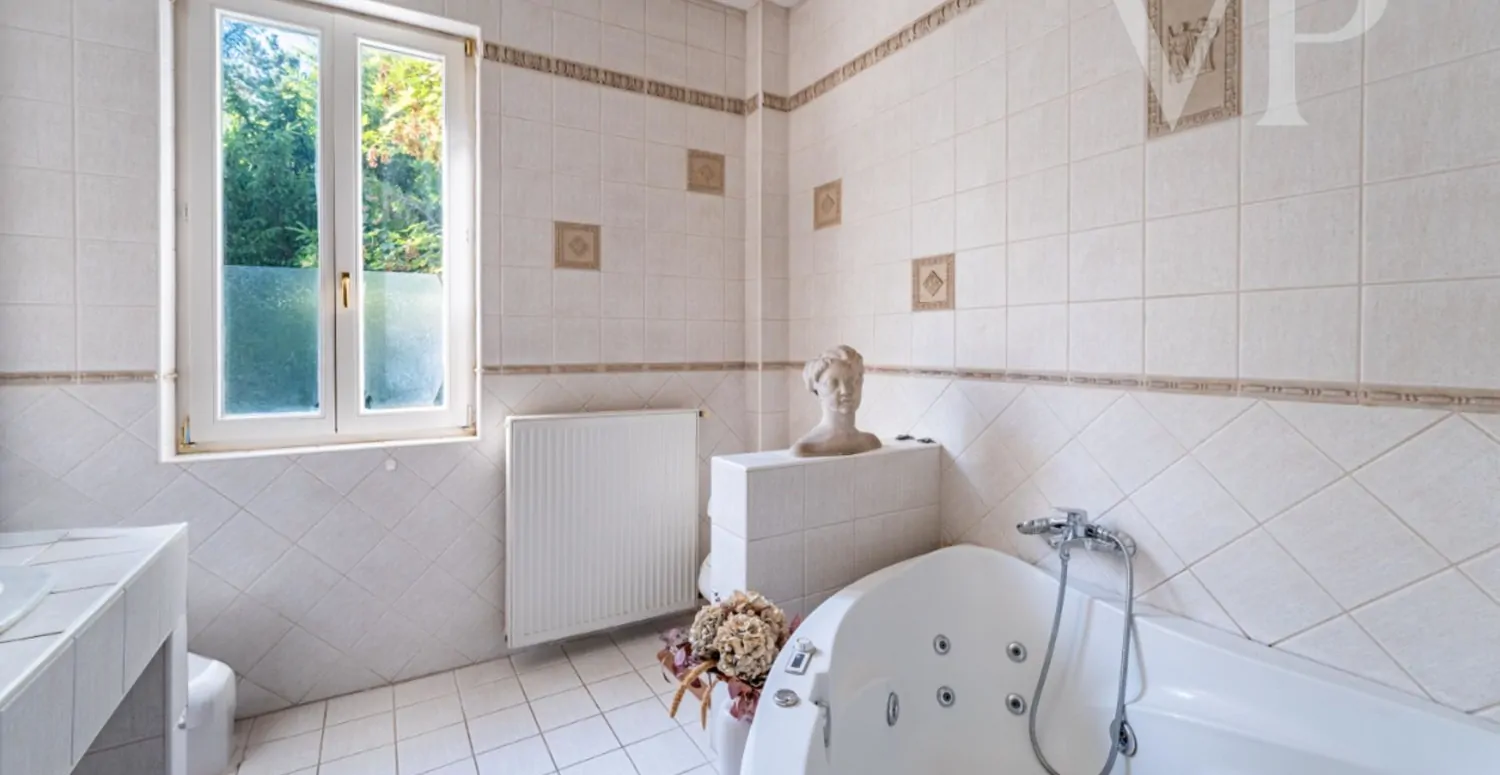 4KMS_CSERJE_22_fürdő