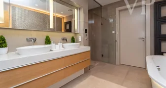 von_poll_real_estate_property_HU25439548_image_13