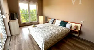 von_poll_real_estate_property_HU25439560_image_0