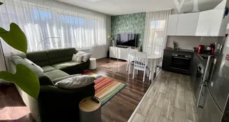 von_poll_real_estate_property_HU25439572_image_0